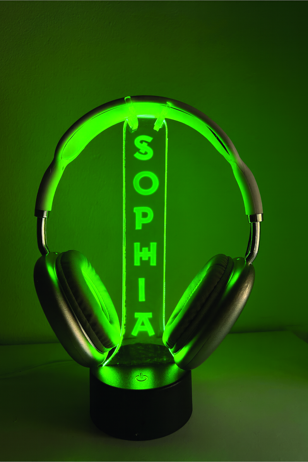 Custom LED Headphone Stand with Name – Personalized Gamer Desk Accessory